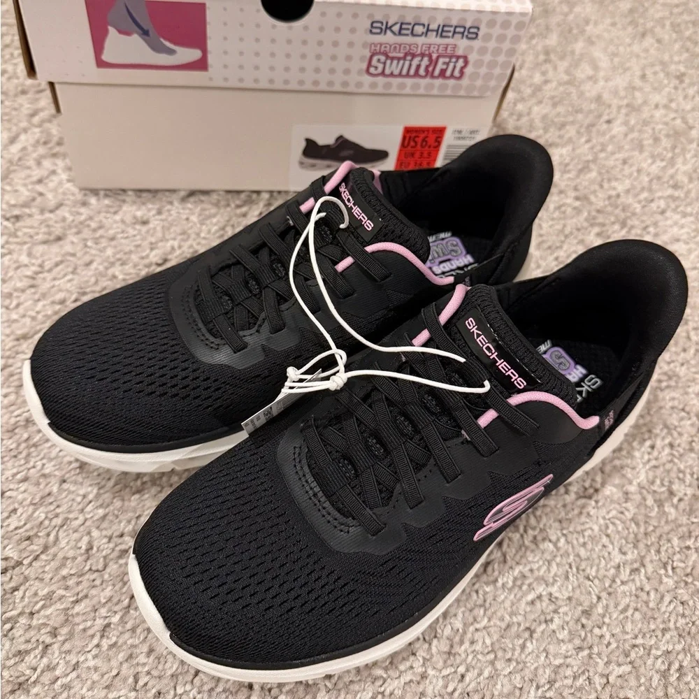 NEW Skechers Women's Glide Step Sneaker - Picture 2 of 7
